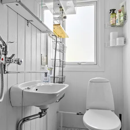 2 Bedroom In 別荘 *