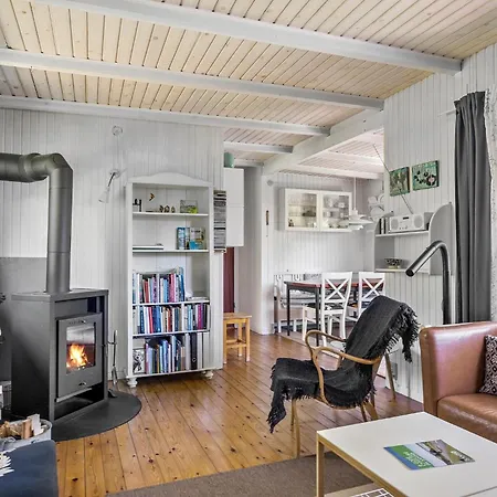 2 Bedroom In Samso Nordby (Midtjylland)